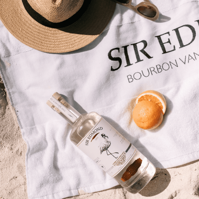 Sir Edmond Gin lands in Aruba