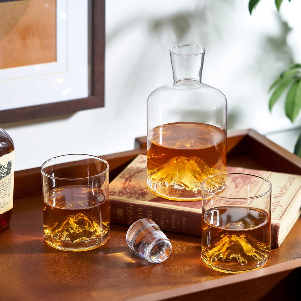 Mountain Crystal Decanter and Tumbler Set – Wooden Cork