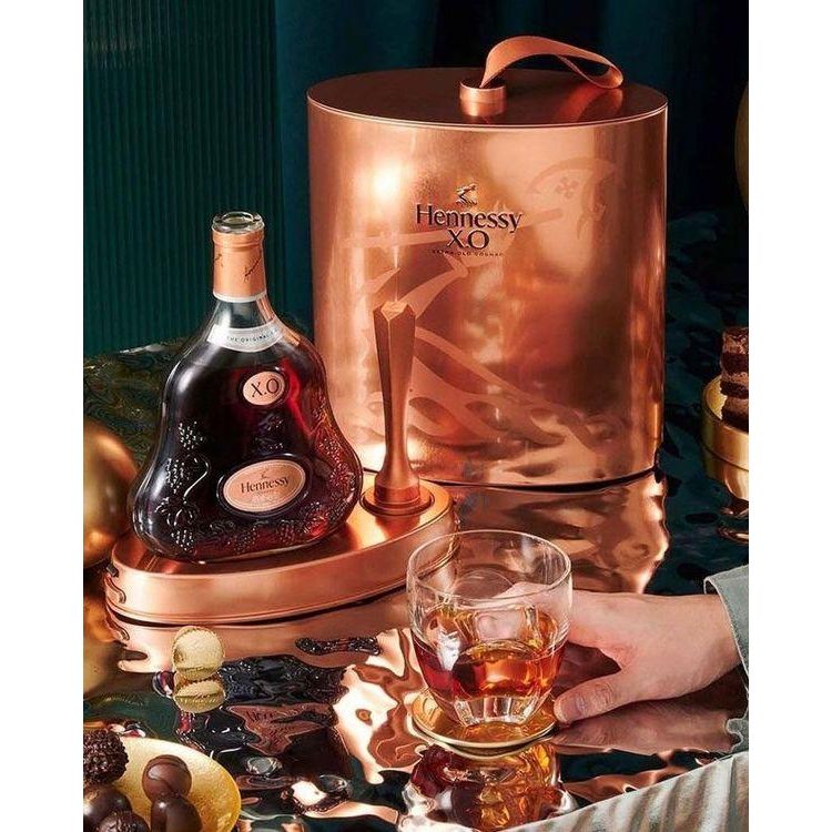 Hennessy XO Cognac Holiday Bottle With Gift Box & Ice Stamp